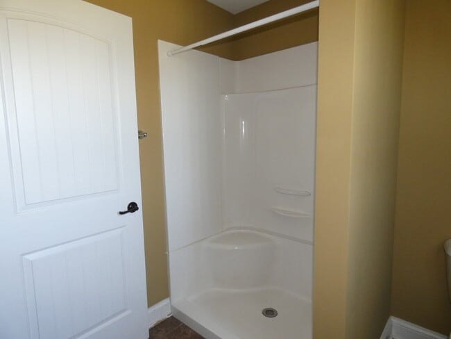 Building Photo - 627 N Edgemere Dr