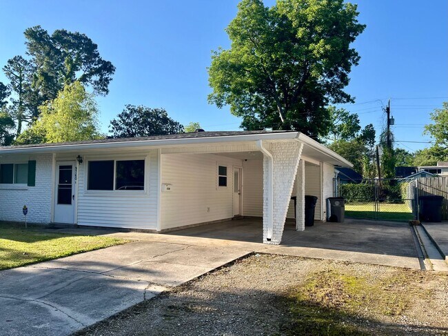 Building Photo - 3 Bed/2 Bath Broadmoor home with Bonus Room