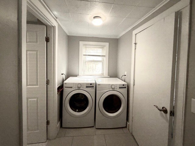 Building Photo - 609 1st St