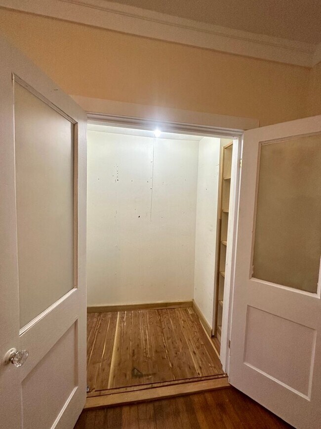 Building Photo - 505 Ingleside Dr