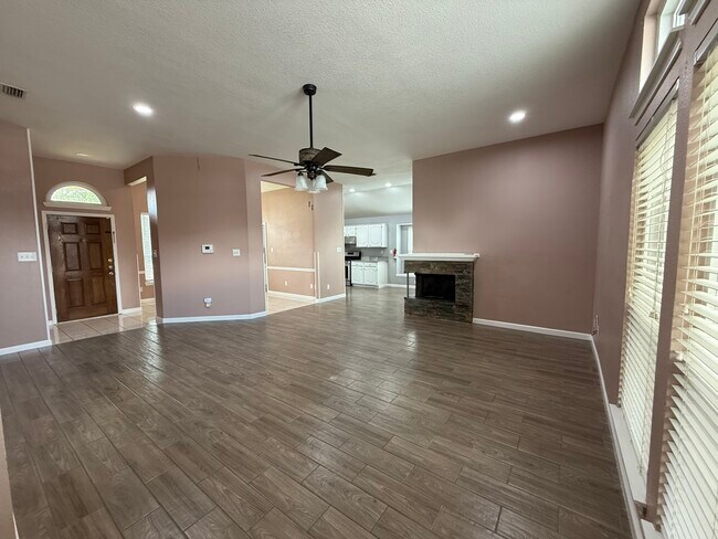 Building Photo - 7013 Jack Franzen Dr