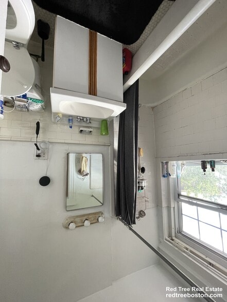 Building Photo - 39 Mount Hood Rd