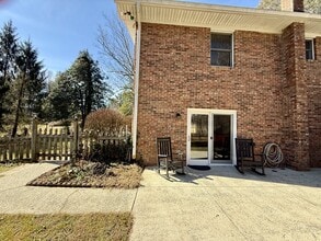 Building Photo - 5 Shadow Valley Dr