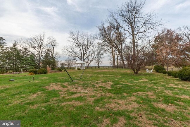 Building Photo - 562 Smithfield Ln