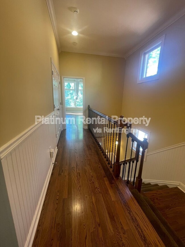 Building Photo - 1460 Wembley Ct NE
