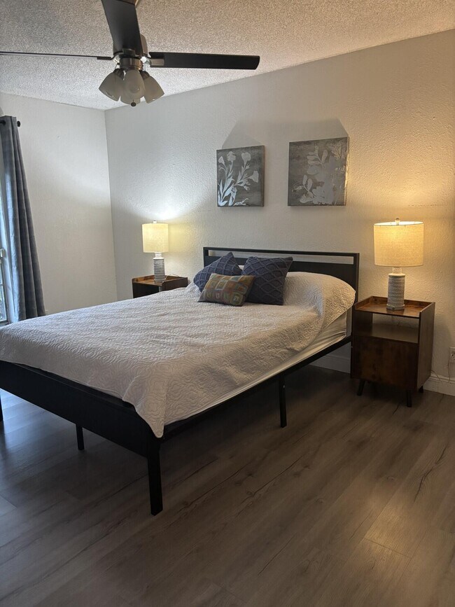 Building Photo - 5048 Heatherhill Ln