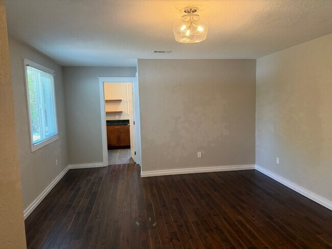 Building Photo - 1331 G St