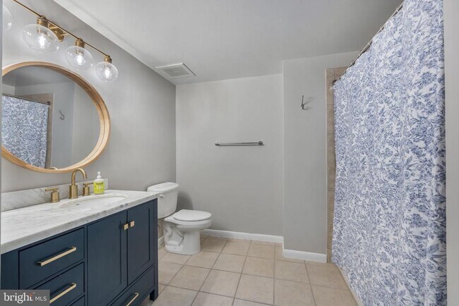 Building Photo - 1021 N Garfield St