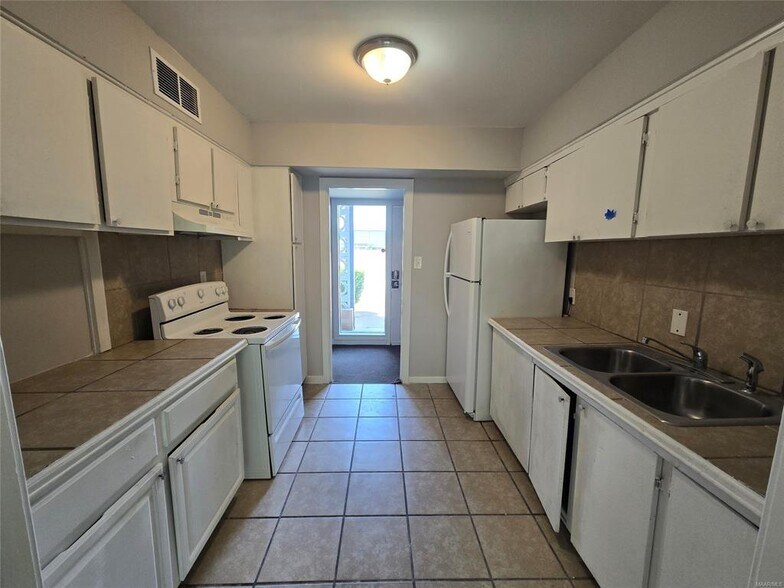 Building Photo - 3709 Wesley Dr