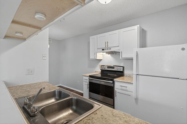 Building Photo - Call Sabrina Thomas Office at 757-767-0767...