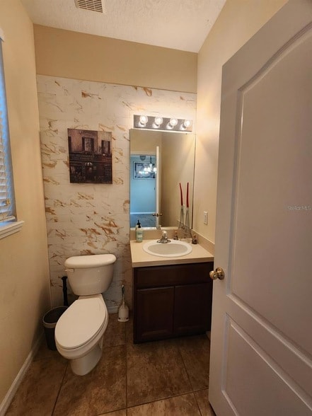 Building Photo - 13209 Silver Strand Falls Dr