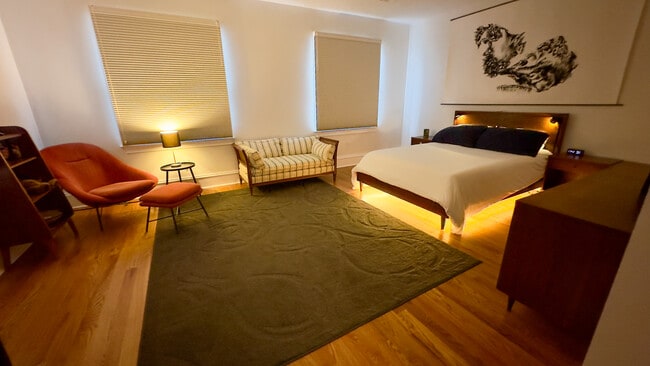 Building Photo - 64 Daniel St SE