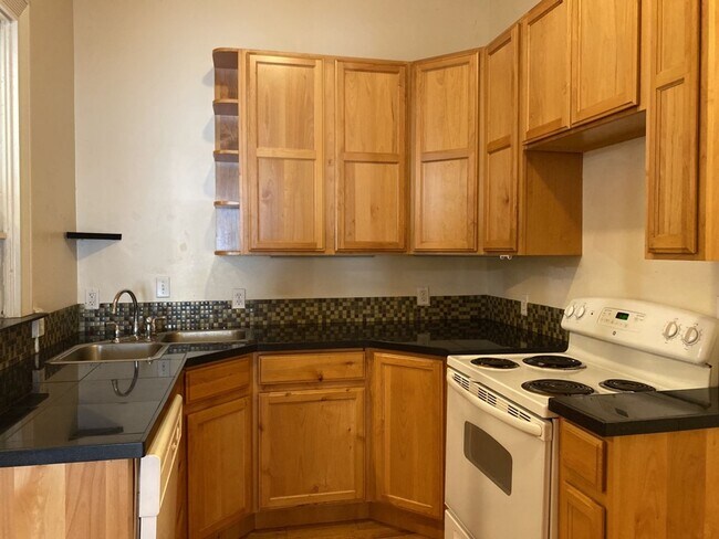 Building Photo - Classic Old Town Fort Collins 2 Bed 2 Bath Home Close to CSU