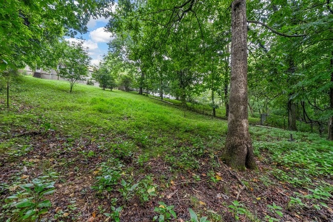 Building Photo - 2 Bedroom Pet Friendly Home For Rent Near ...