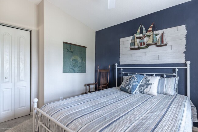 Building Photo - IMMACULATE TURNKEY FURNISHED- NEAR TWIN IS...