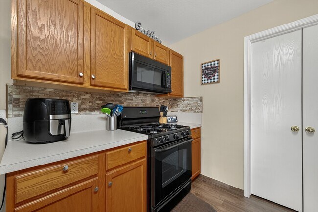 Building Photo - 8311 Tartan Ct