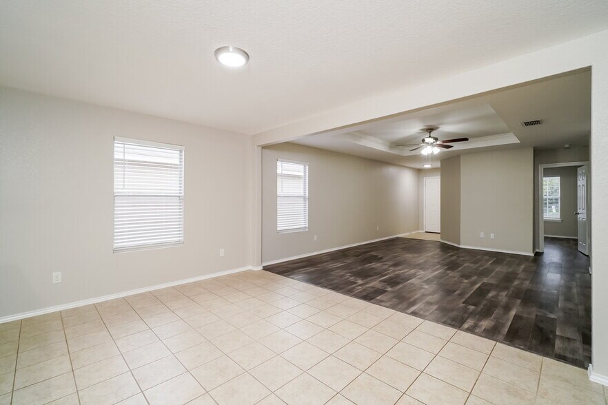 Building Photo - 818 Cowhide Dr