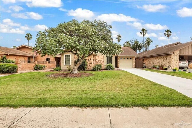 Building Photo - 912 Palm Dr