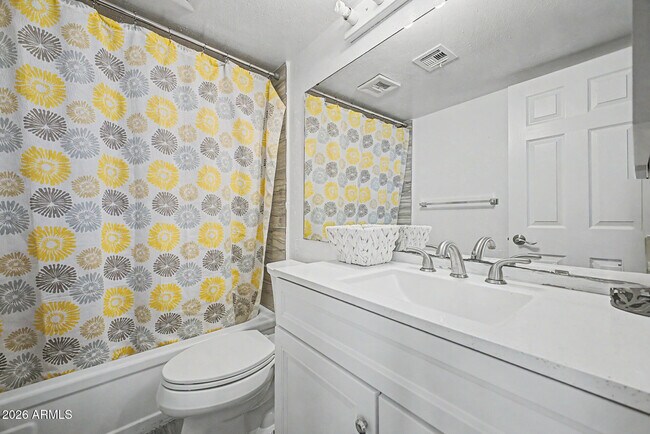 Building Photo - 6240 N 16th St