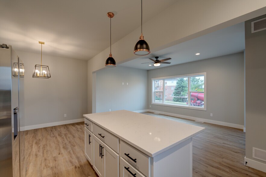 Building Photo - 137 Prairie Heights Dr