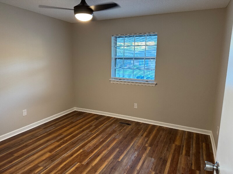 Building Photo - 4706 Metro Park Ln