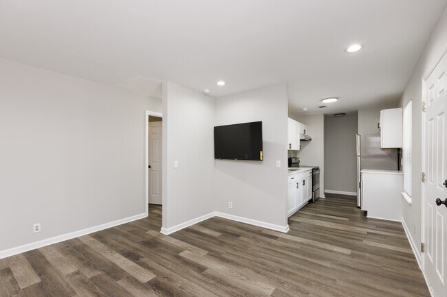 Building Photo - 3223 Alpine Ave