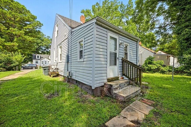 Building Photo - 428 Melville Rd
