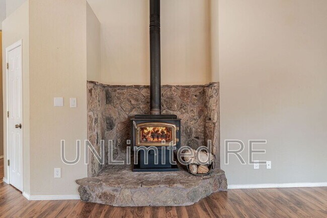 Building Photo - 4154 E Broken Rock Loop