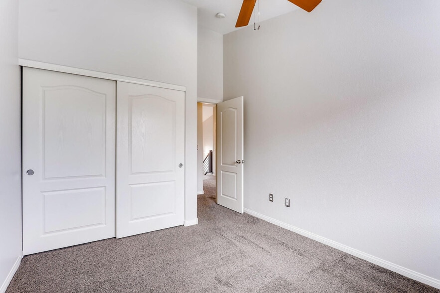 Building Photo - 2750 Fountain Ridge Ln