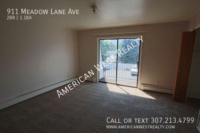 Building Photo - 911 Meadow Ln Ave