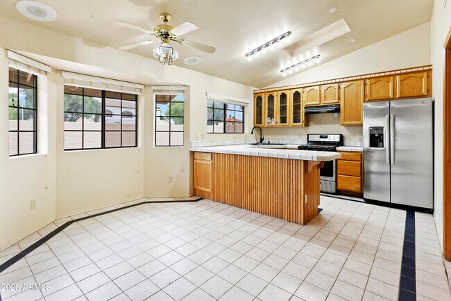 Building Photo - 1226 E Northshore Dr