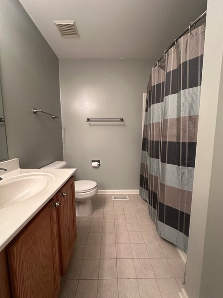 Building Photo - 2409 Golf Ridge Cir