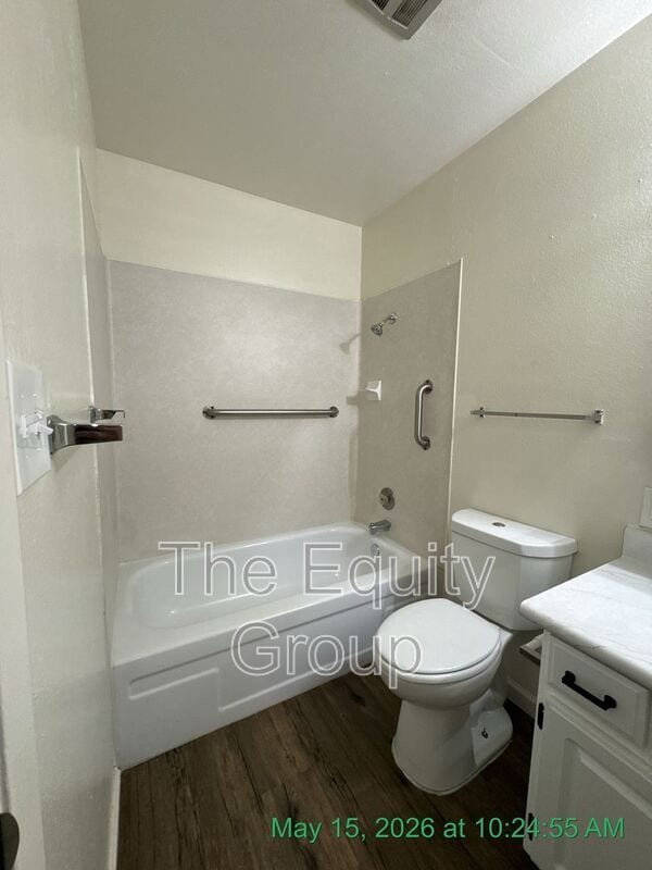 Building Photo - 1426 W Elowin Ave