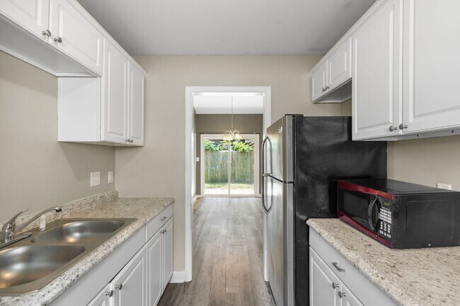 Building Photo - Cozy Timberwood Dr