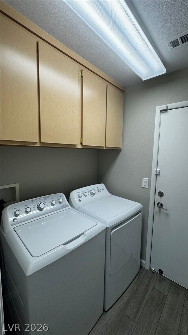 Building Photo - 8319 Rose Quartz Ct