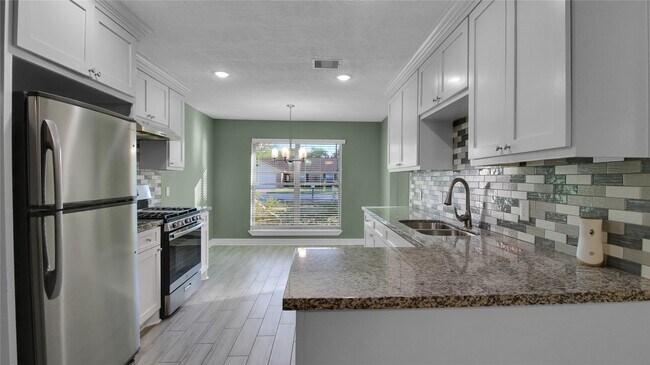 Building Photo - 11110 Holly Hill Ln