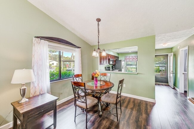 Building Photo - Available for a 9-month rental in the sought-after Huntington Woods community of Bradenton!