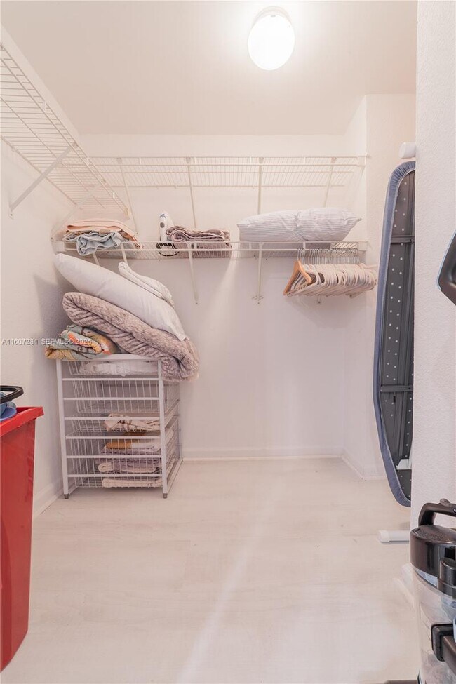 Building Photo - 2501 S Ocean Dr