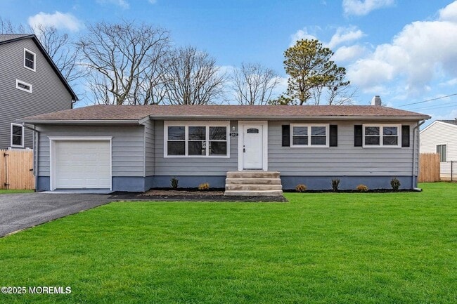 Building Photo - 382 Dogwood Dr