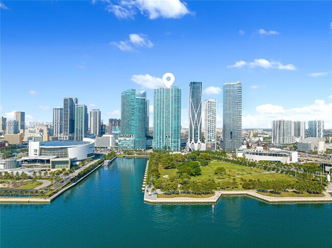 Building Photo - 900 Biscayne Blvd