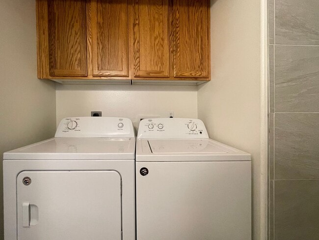 Building Photo - Prime Orem Living — Roomy 3-Bed, 2-Bath Condo