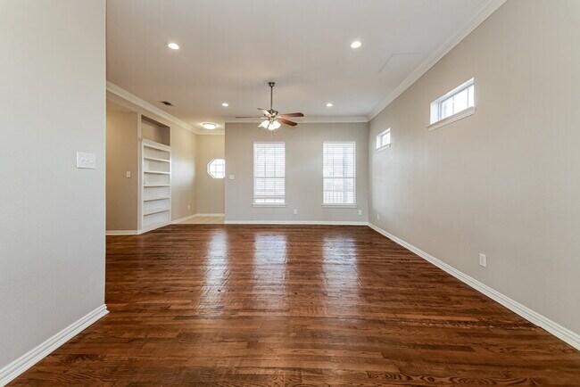 Building Photo - 116 Stanford St