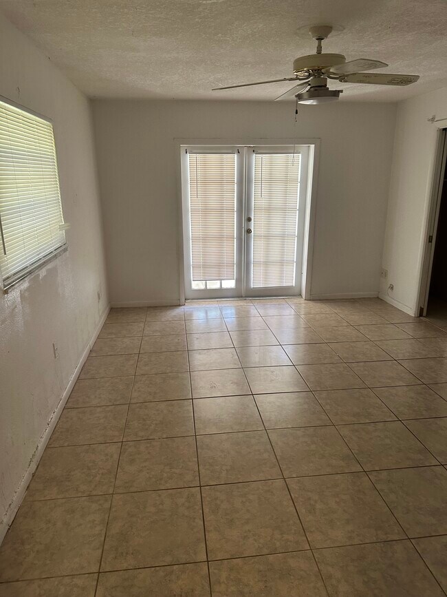 Building Photo - 11201 NW 33rd St