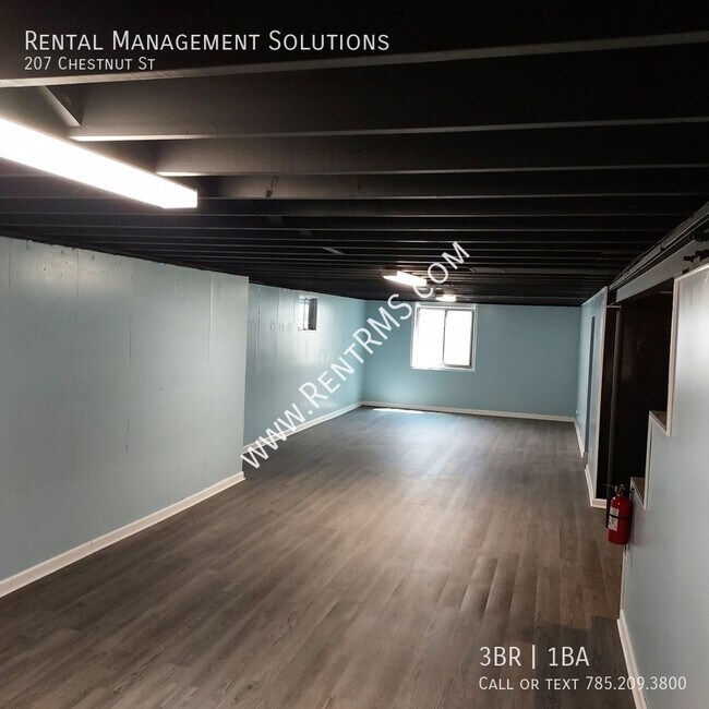 Building Photo - 207 Chestnut St