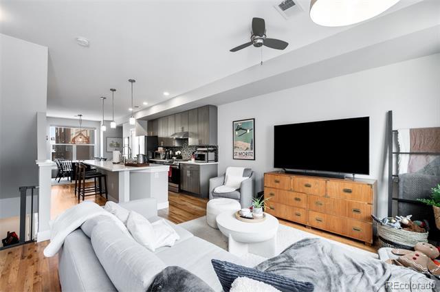 Building Photo - 3528 W 17th Ave