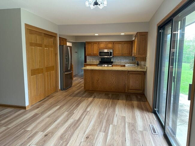 Building Photo - Beautifully Remodeled 3-Bedroom Home with ...