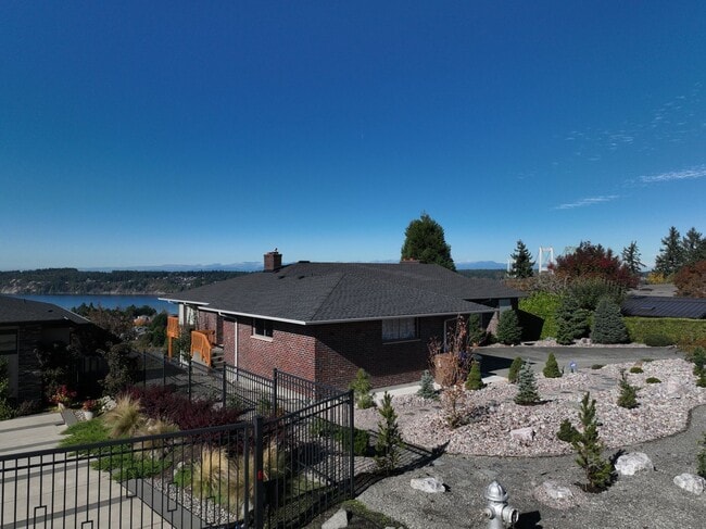 Building Photo - Spacious North Tacoma waterfront Unit with Million dollar Puget Sound Views