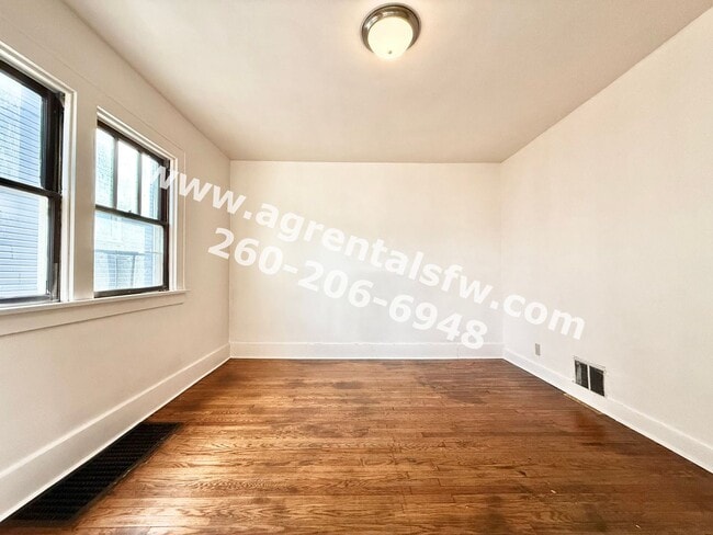 Building Photo - 4 Bedroom House