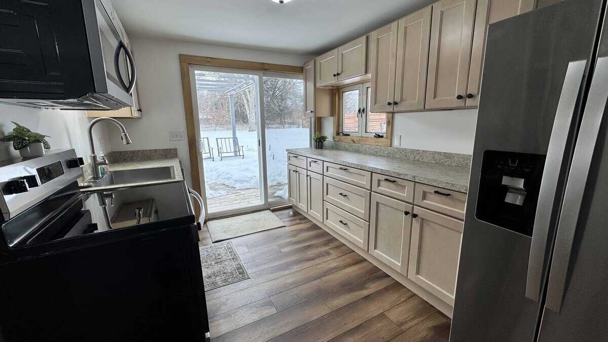 Building Photo - 21 1st Ave