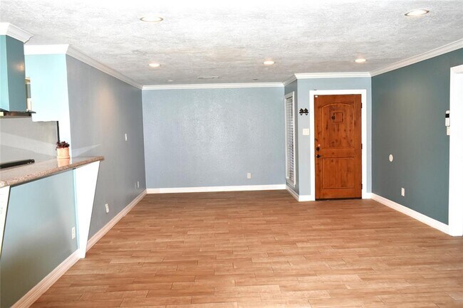 Building Photo - 12706 Highmanor Dr